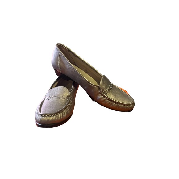 SOFT SPOTS SILVER LOAFERS, SIZE 9 NARROW - Picture 1 of 7